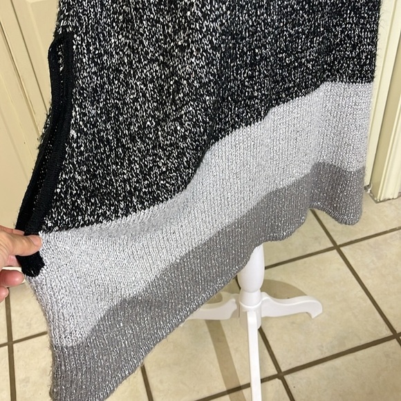 CHICOS Colorblock Sparkle Cape Size L/XL - Picture 5 of 8